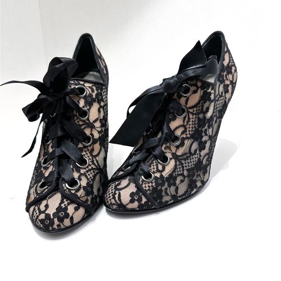 Beverly Feldman Black and Cream Ribbon Lace Up Bootie Pump Heels Size 7.5 Y2K - Picture 12 of 12